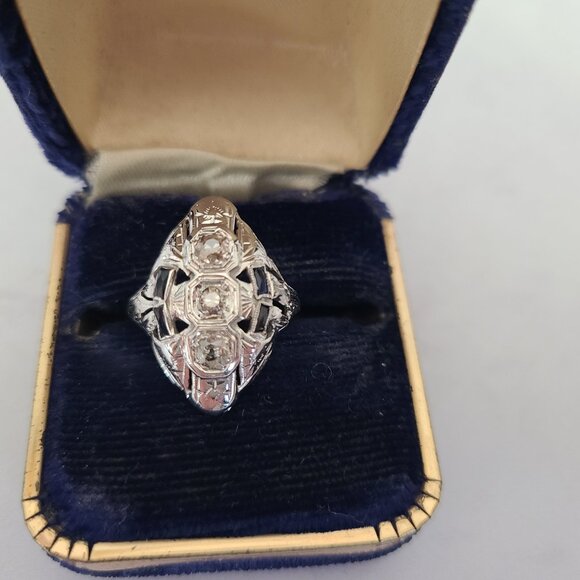 Antique 18K White Gold Art Deco Shield Ring with Diamonds and Sapphires - Picture 5 of 15